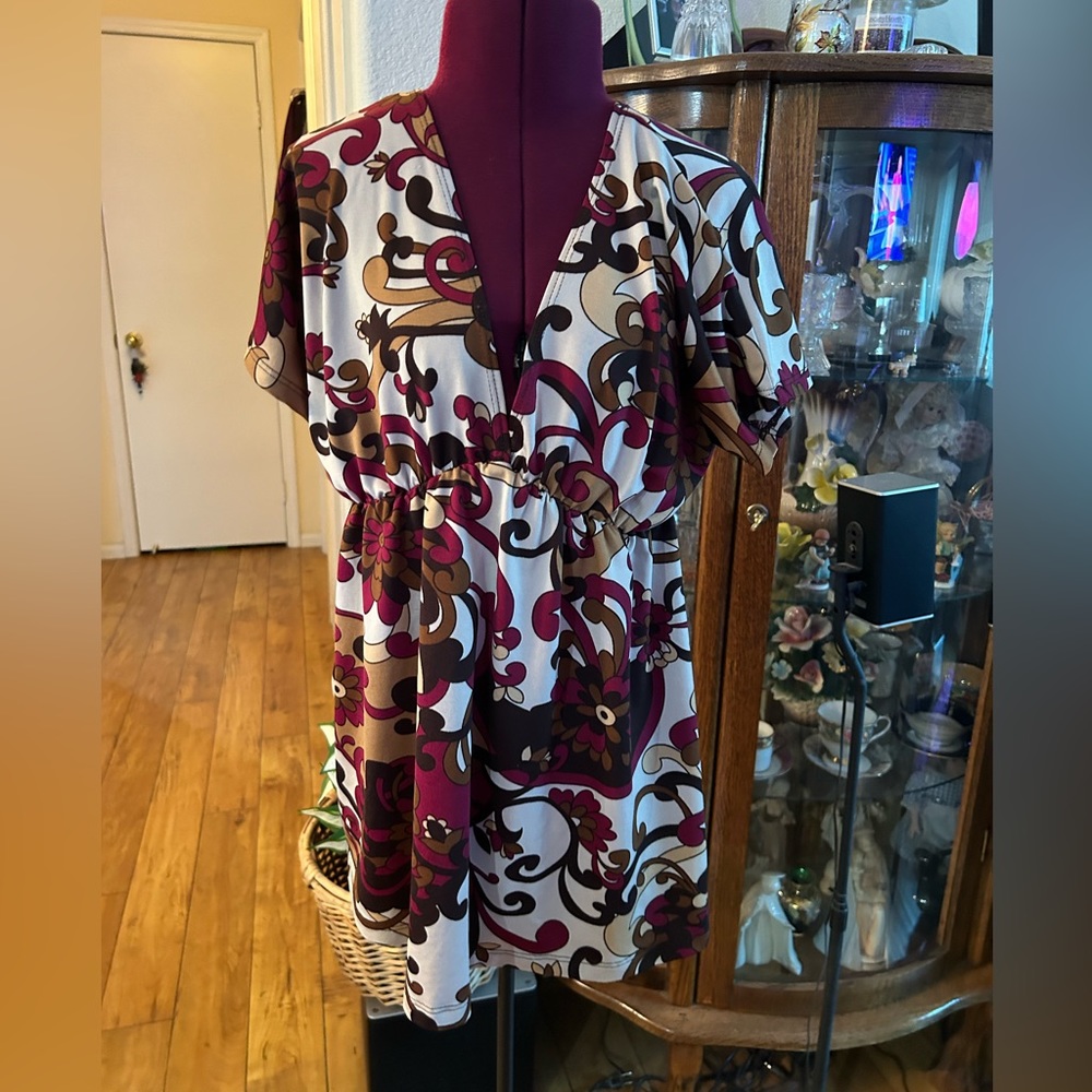 Sixteen Short Sleeve Multicolored Tunic